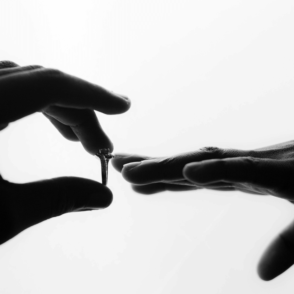 How to Find the Perfect Ring Size Without Ruining the Surprise