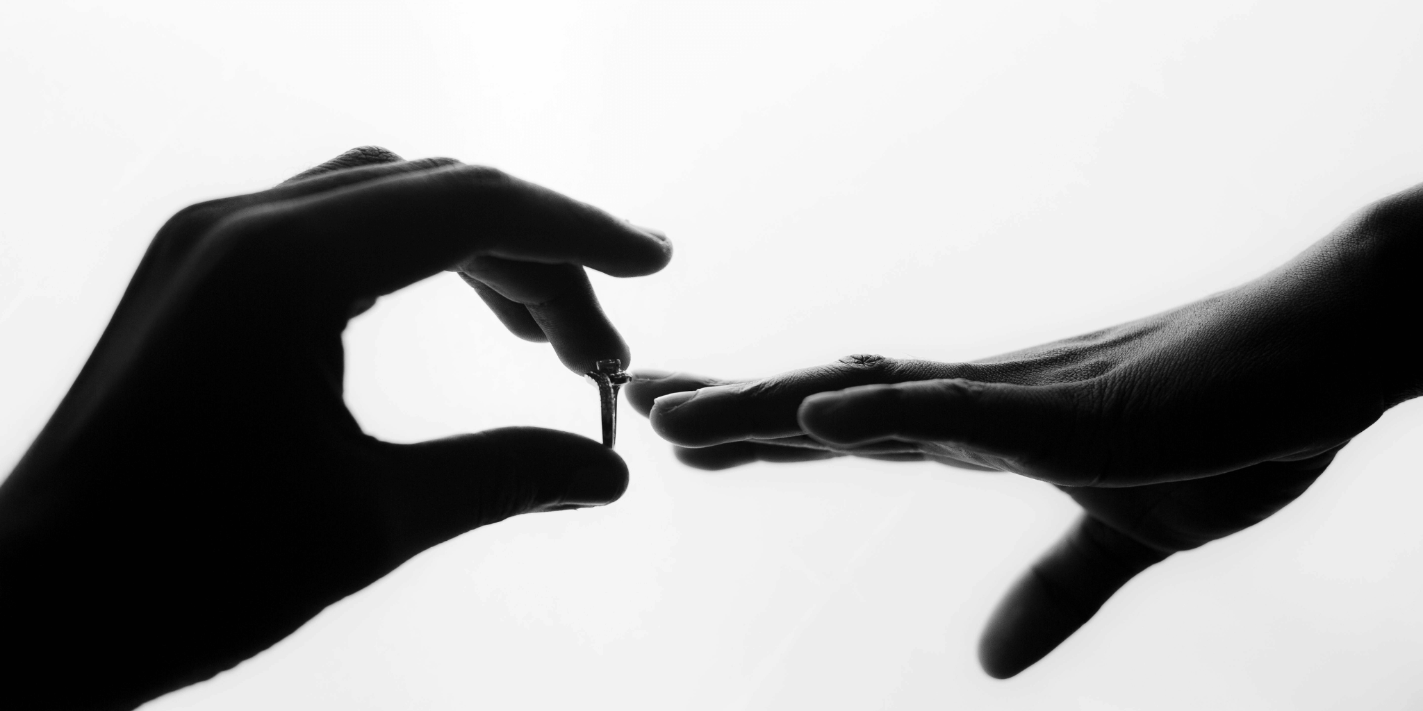 How to Find the Perfect Ring Size Without Ruining the Surprise